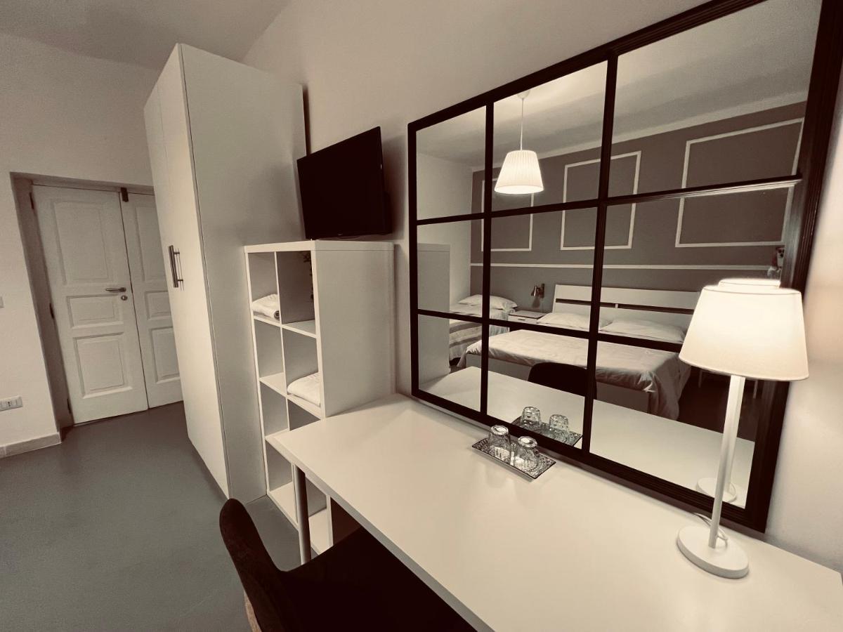 Palazzo Berardi Bed & Breakfast Taranto Bagian luar foto