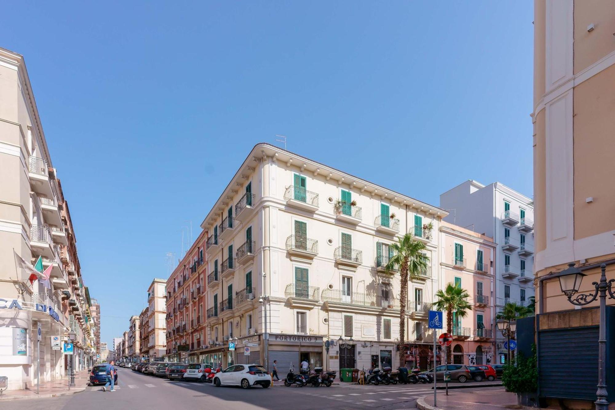 Palazzo Berardi Bed & Breakfast Taranto Bagian luar foto