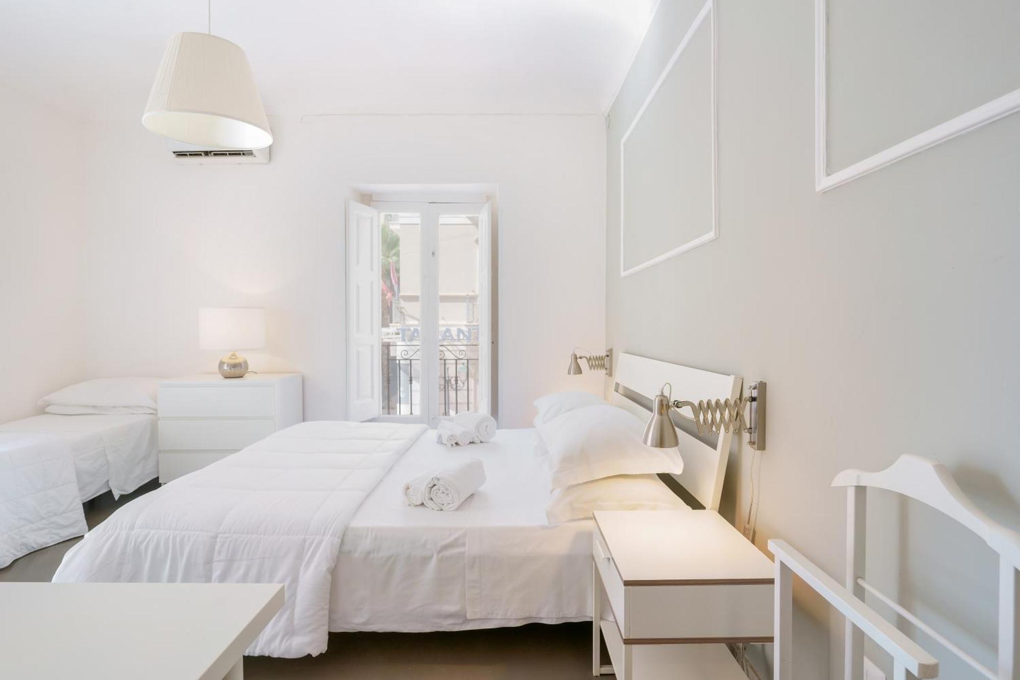 Palazzo Berardi Bed & Breakfast Taranto Bagian luar foto