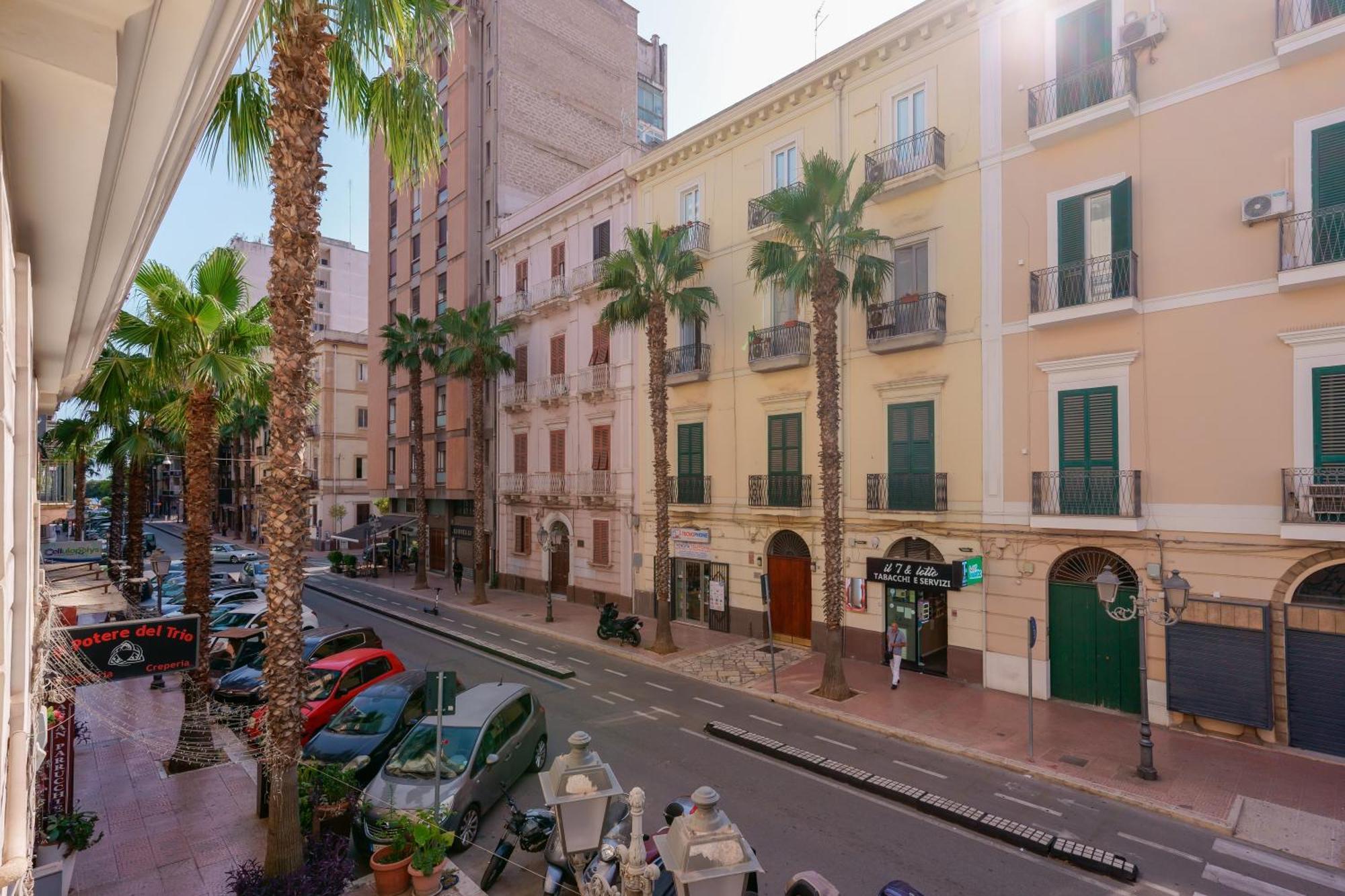 Palazzo Berardi Bed & Breakfast Taranto Bagian luar foto