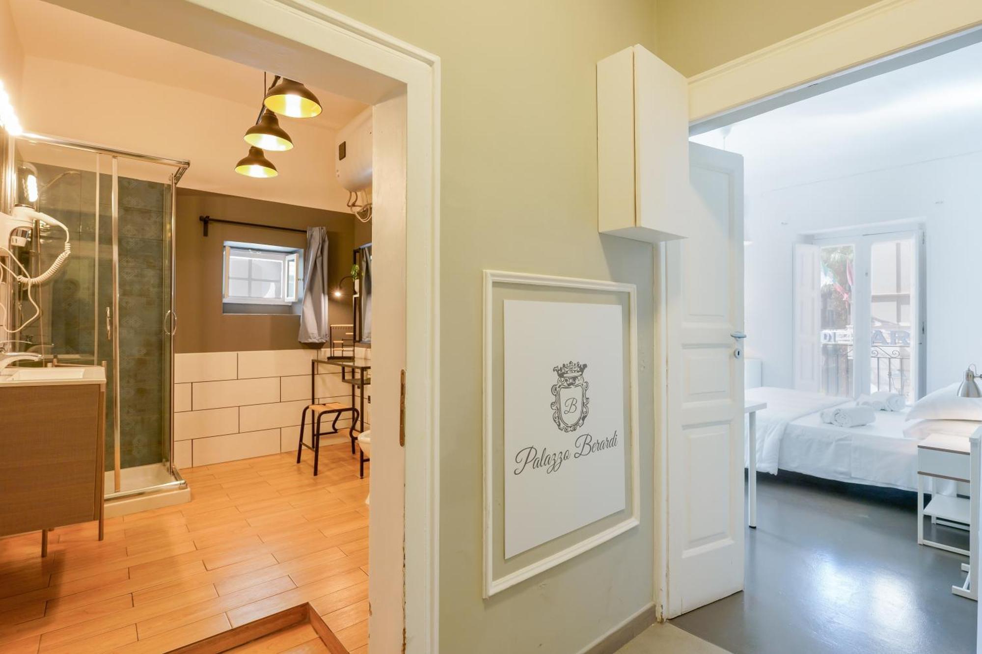 Palazzo Berardi Bed & Breakfast Taranto Bagian luar foto
